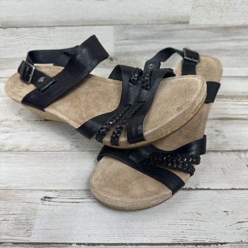 Sandali neri Ugg Serinda tacco a zeppa taglia 9 5 pelle slingback ottime condizioni