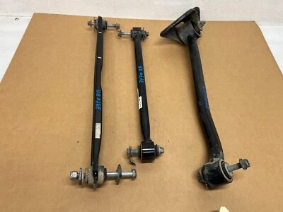 JUEGO BRAZO DE CONTROL INFERIOR Y SUPERIOR TRASERO DERECHO JEEP BRÚJULA 18-24, LOTE OEM3470 Foto 1 de 4