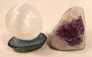 3 schöne Steine - Achatscheibe, Selenit Kugel, Amethyst Kristall Cluster - CR - Bild 1 von 10
