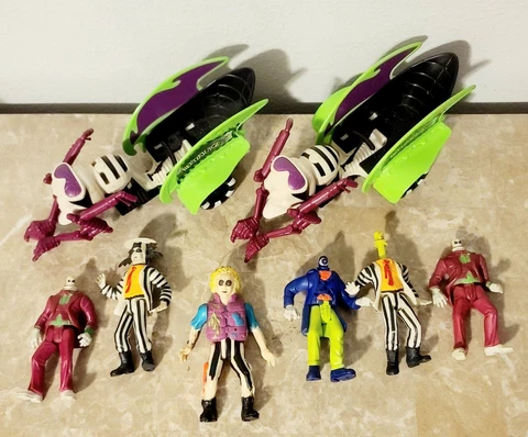 Vintage 90's Beetlejuice Phantom Flyer Motorcycle And Figures Cover