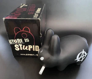 Frank Kozik SIGNED SDCC 07 Kidrobot 10" Anarchy Labbit AUTOGRAPHED Future Stupid - Picture 1 of 9