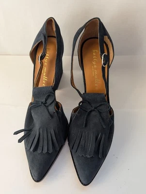 Bettye Muller NY Kiltie T Correa Tacones/Bombas Flecos con Corbata Ajustable Azul Gamuza 9.5 Med Foto 1 de 4