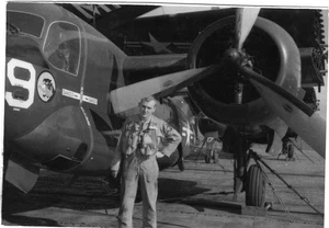 ORIGINAL VINTAGE FOTO Grumman S-2 Tracker Flugzeug Requisite Marine Flieger Besatzung 50er - Bild 1 von 1