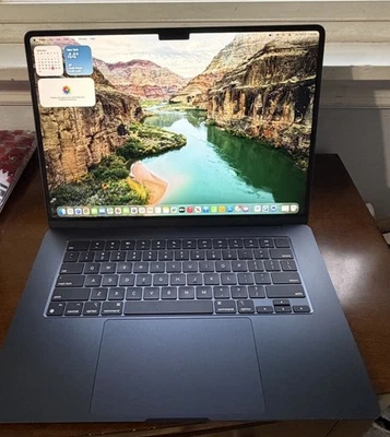 Apple MacBook Air 15 in 2024 Midnight/Apple M3 4.05 GHz, 256 GB 8 GB 10-Core - Image 1 of 4