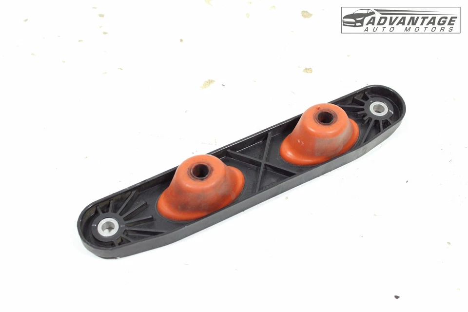 VOLKSWAGEN PASSAT 2012-2022 TUBO DE ESCAPE DELANTERO MONTAJE SOPORTE OEM Foto 1 de 4