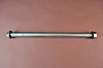 Kawasaki Vulcan 900 VN900 VN900C 2007-2013 basculante perno eje trasero Foto 1 de 3