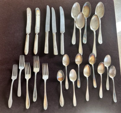 Platería mixta antigua y vintage 24 piezas. - Melchior, 1881 Rogers, etc. Foto 1 de 4