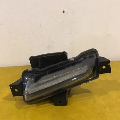 Chevrolet Camaro 2016-2022 lado izquierdo/del conductor LED luz antiniebla P/n 8434735 Foto 1 de 4