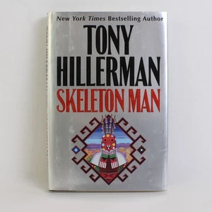 Skeleton Man by Tony Hillerman 2004 1st Edition Hardcover Dust Jacket - Bild 1 von 4