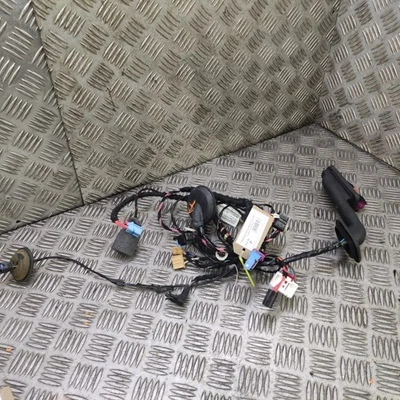 VW  Crafter 2018-on Front Door Wiring Right 7c2971121AJ - Image 1 of 4