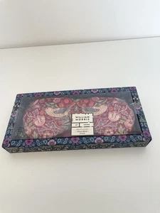 William Morris Strawberry Thief Dried Lavender Sleep Mask - Picture 1 of 7