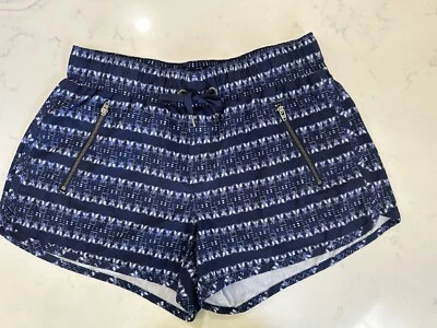 Pantalones Cortos Athleta Azul y Blanco Rayas Ikat Sway Cordón Cintura Elástica Geométricos Foto 1 de 4