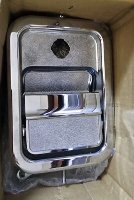 [Dorman 7605205] Manija de puerta exterior semi delantera del lado del conductor cromada Foto 1 de 3