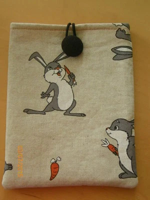 Tasche, Etui, Hülle für eBook-Reader, wie  Kindle,Tolino - Motiv Hase mit Möhre - Bild 1 von 3