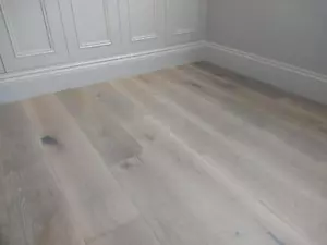 Piso de madera de ingeniería de roble gris ahumado 190x15 mm EO1516 muestra - Imagen 1 de 3