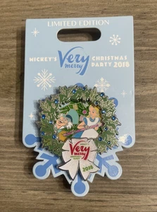 Disney Pin Mickey’s Very Merry Christmas Party 2018 Alice in Wonderland LE - Picture 1 of 3