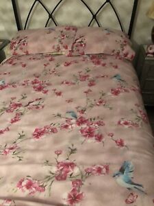 Double Duvet Cover 2 Cases  Pink Flowers &birds Reverse  White Background