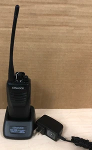 Kenwood TK-3402U-K 16-CH W/CHARGER AND ANTENNA - Picture 1 of 10