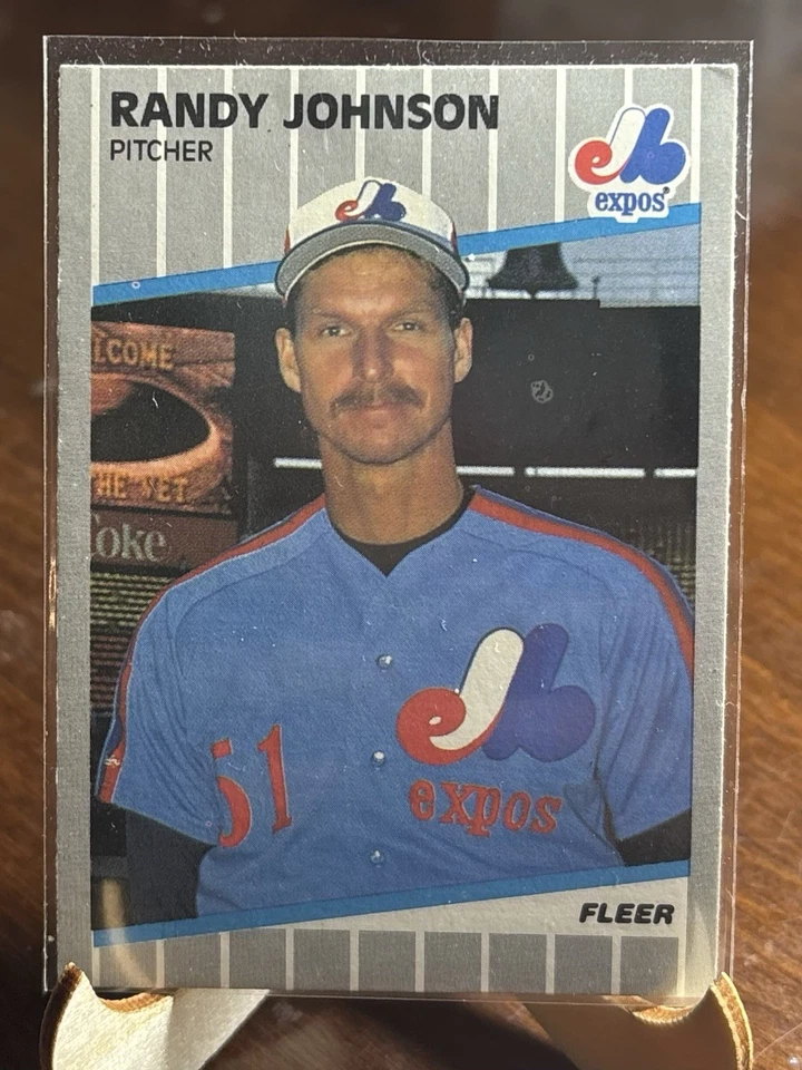 1989 Fleer Randy Johnson ERROR CARD, Pink Fish Egg Errors ROOKIE CARD #381 MINT - Image 1 of 4