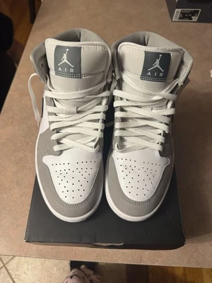 ZAPATOS INFORMALES HOMBRE AIR JORDAN RETRO 1 MID SE Blanco/Gris Medio/Gris Frío Foto 1 de 4