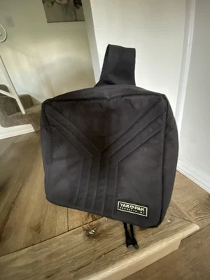 Bandolera Yak Pak Brooklyn negra Foto 1 de 4