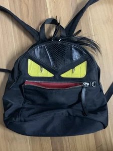 Mochila Fendi Ojos de Monstruo Negra/Amarilla Piel de Serpiente Cuero Nylon - Imagen 1 de 10