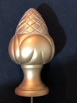 Cortina Kirsch remate bellota dorado con lavado blanco solo queda 1 Foto 1 de 3