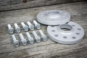 Spurverbreiterung 20mm / 2x10mm inkl Schrauben für VW Golf 3 4 5 7 GTI R32 GTI - Bild 1 von 4