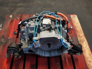2011-2015 MK3 TOYOTA PRIUS V GEARBOX 1.8 PETROL HYBRID CVT 2ZR-FXE 82K MILES - Picture 1 of 12
