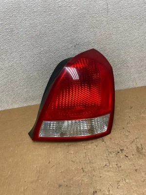 Оригинальный правосторонний задний фонарь для Hyundai Elantra 2001 2002 2003 годов выпуска V5591 DW - Изображение 1 из 4