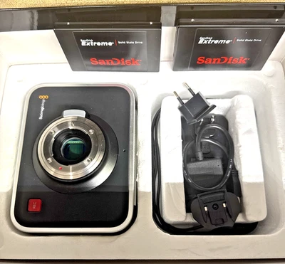 Cámara de cine Blackmagic MFT 2,5K y accesorios Foto 1 de 4