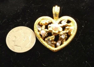 BEAUTIFUL heart with flowers GOLD TONE rhinestone faux pearl PENDANT ENHANCER - Picture 1 of 2