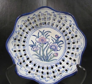Vintage Handmade Porcelain Oriental Floral Hand Painted Blue and White Bowl - Picture 1 of 9
