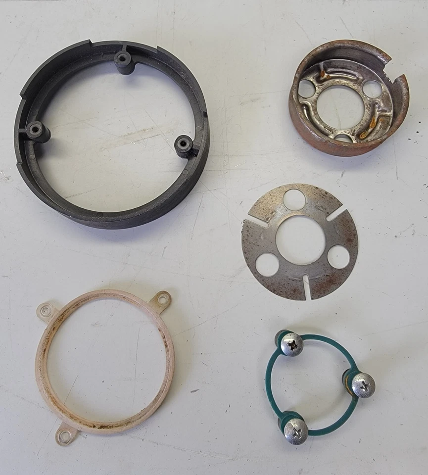 Jeep Wrangler YJ 87-95 GRIS Volante Bocina Botón Almohadilla Montaje Herrajes Pernos Foto 1 de 1