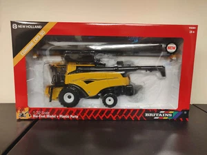 BRITAINS FARM 1/32 NEW HOLLAND CR9.90 COMBINE BF43332 CORNER DENT - Picture 1 of 2
