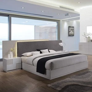 Modern EK Size Platform Bed Frame, LED Headboard, Silver/Gray Lacquer Finish - Picture 1 of 4