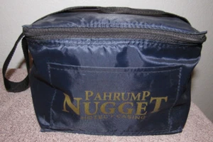 Vintage Pahrump Nugget Casino Giveaway 6er-Pack Reißverschluss-Kühler - Pahrump, Neu mit Etikett Nevada - Bild 1 von 1