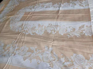 57" x 120" Hell Gold Beige Doppel Damast Rose Akanthus Tischdecke - Bild 1 von 5