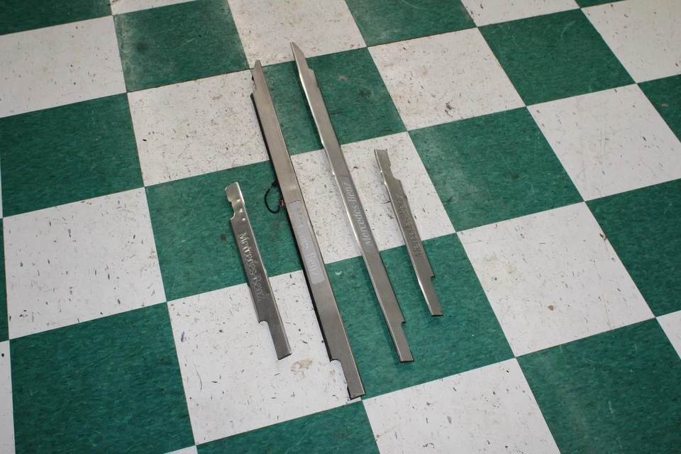 *DENTS* 06-12 G550 Brushed Alloy Front Illuminated Rear Door Sill Trim Panel Set Foto 1 de 4