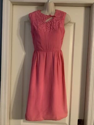 Vintage Bubllegum Pink Rhinesone Starburst Keyhole Bubble Hem Dress - Imagem 1 de 4