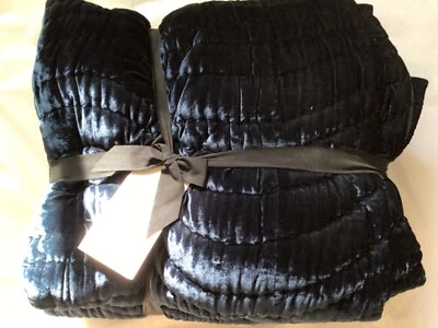 WEST ELM IRREGULAR WAVE LUSH  VELVET FULL/QUEEN QUILT MIDNIGHT  NEW - Image 1 of 2
