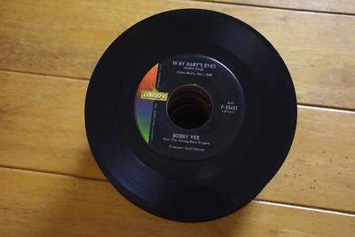 BOBBY VEE "IN MY BABY'S EYES / SHARING YOU" 45 RPM 7" VG/VG- RECORD [D32-146] - Image 1 of 4