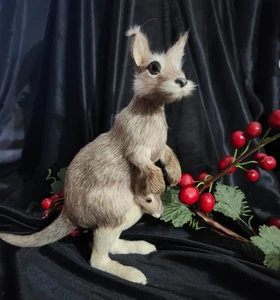 Kangaroo Joey & Baby Figurine Lifelike Glass Eyes Fur Faux 6" Adorable Figure - Picture 1 of 10