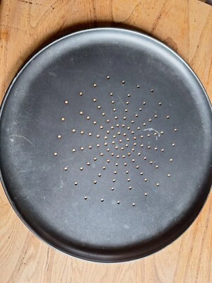 Pizzablech 32cm mit Löcher Durchmesser 31-32 cm  gebraucht - Bild 1 von 2