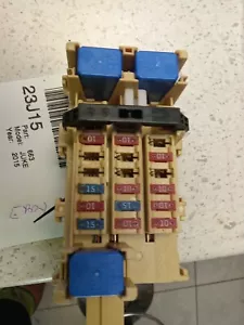 2011-2017 NISSAN JUKE1.6L FUSE AND RELAY BOX OEM* - Picture 1 of 4