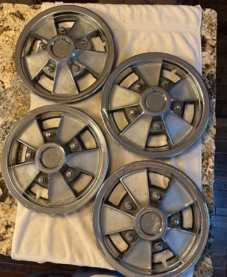 Vintage 1967-69 Chevrolet Camaro 14” Hub Caps - Set of 4 - AS IS - GM#552205 Foto 1 de 4