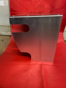 Cubierta de caja de batería de aluminio Aston Martin Classic AMV8 (sin recortar) - Imagen 1 de 3