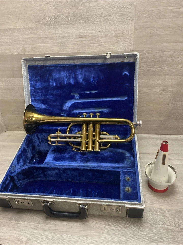 VINTAGE BESSON STRATFORD TRUMPET WITH CASE AND ACCESSORIES *MADE IN ENGLAND* - Image 1 of 4