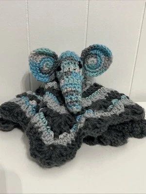 Crochet Elephant Lovey, Múltiples Tonos Azules, Hecho a Mano Nuevo, Regalo Baby Shower Foto 1 de 4