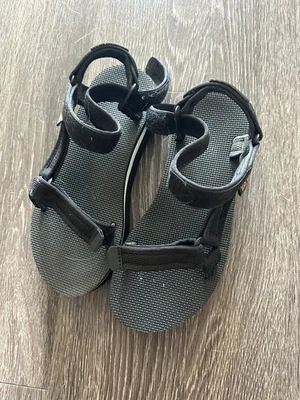 Sandalias Teva para mujer 10 EE. UU. forma plana universales con tiras negras gancho y lazo 1102451 Foto 1 de 4